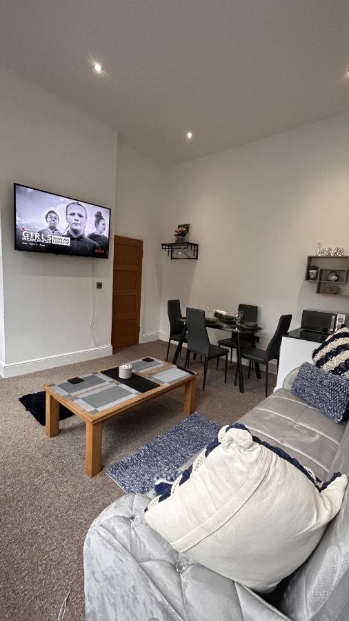Cozy 1-Bedroom Apartment In The Heart Of Barnsley Town Centre Buitenkant foto