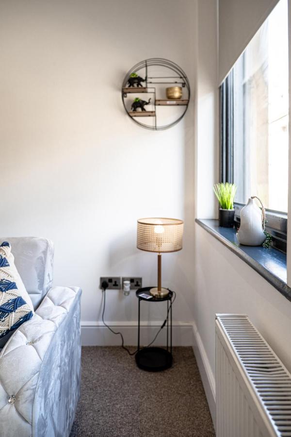 Cozy 1-Bedroom Apartment In The Heart Of Barnsley Town Centre Buitenkant foto