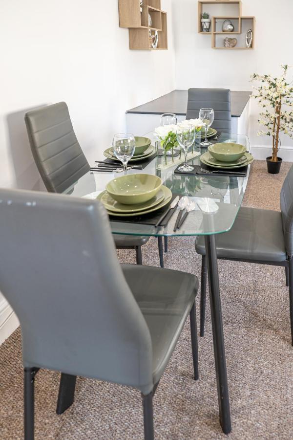 Cozy 1-Bedroom Apartment In The Heart Of Barnsley Town Centre Buitenkant foto