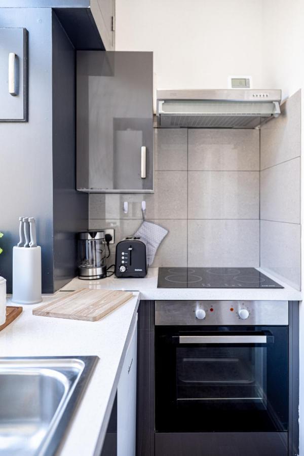 Cozy 1-Bedroom Apartment In The Heart Of Barnsley Town Centre Buitenkant foto