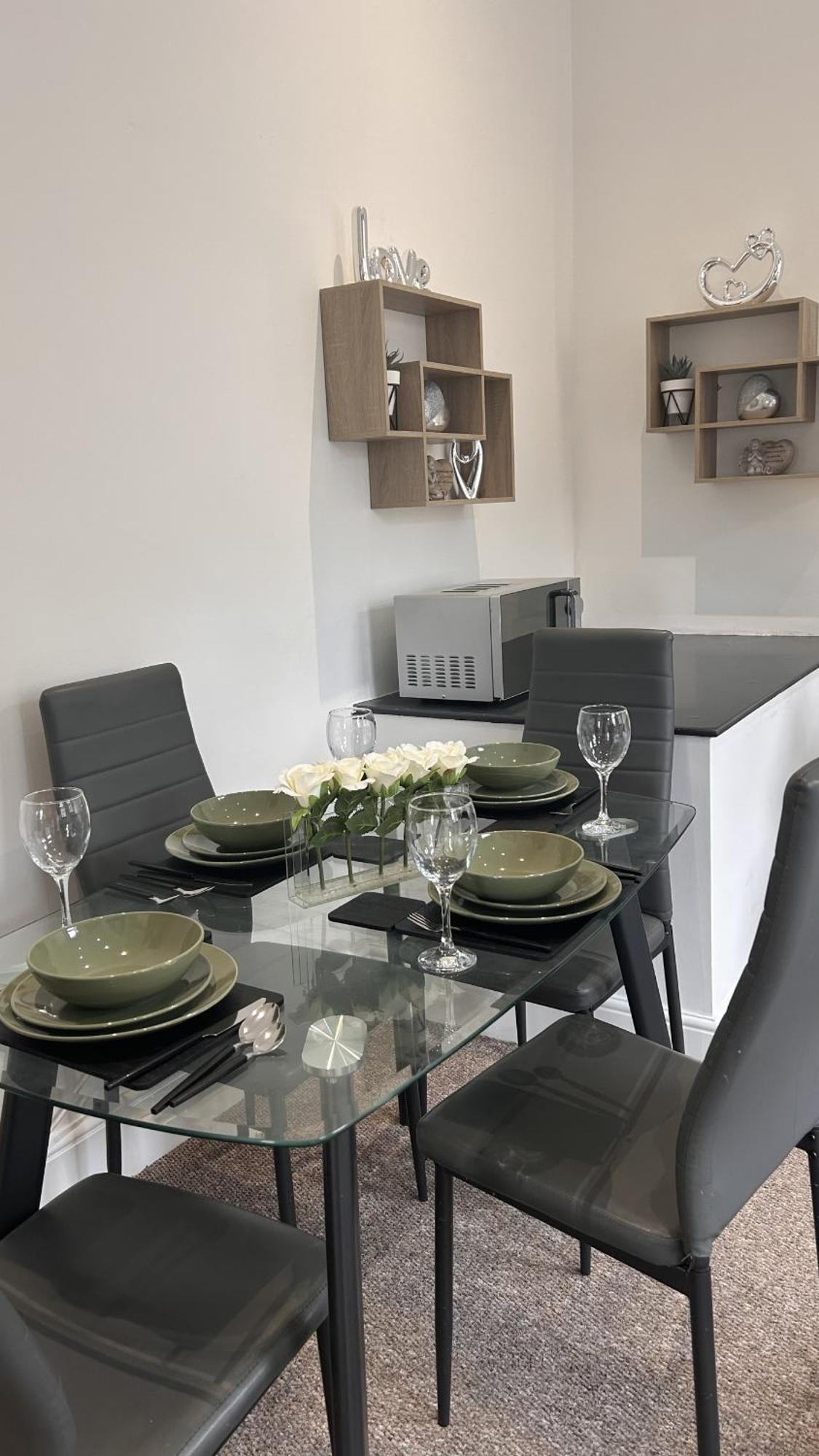 Cozy 1-Bedroom Apartment In The Heart Of Barnsley Town Centre Buitenkant foto