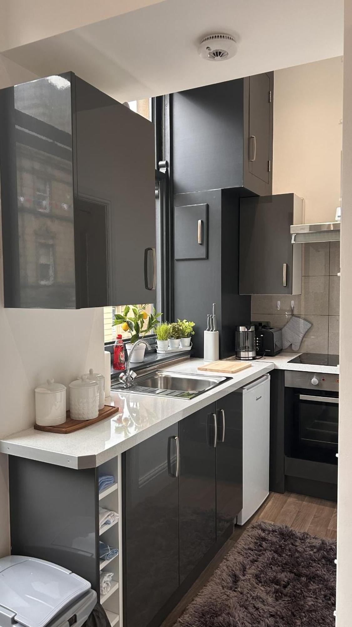 Cozy 1-Bedroom Apartment In The Heart Of Barnsley Town Centre Buitenkant foto