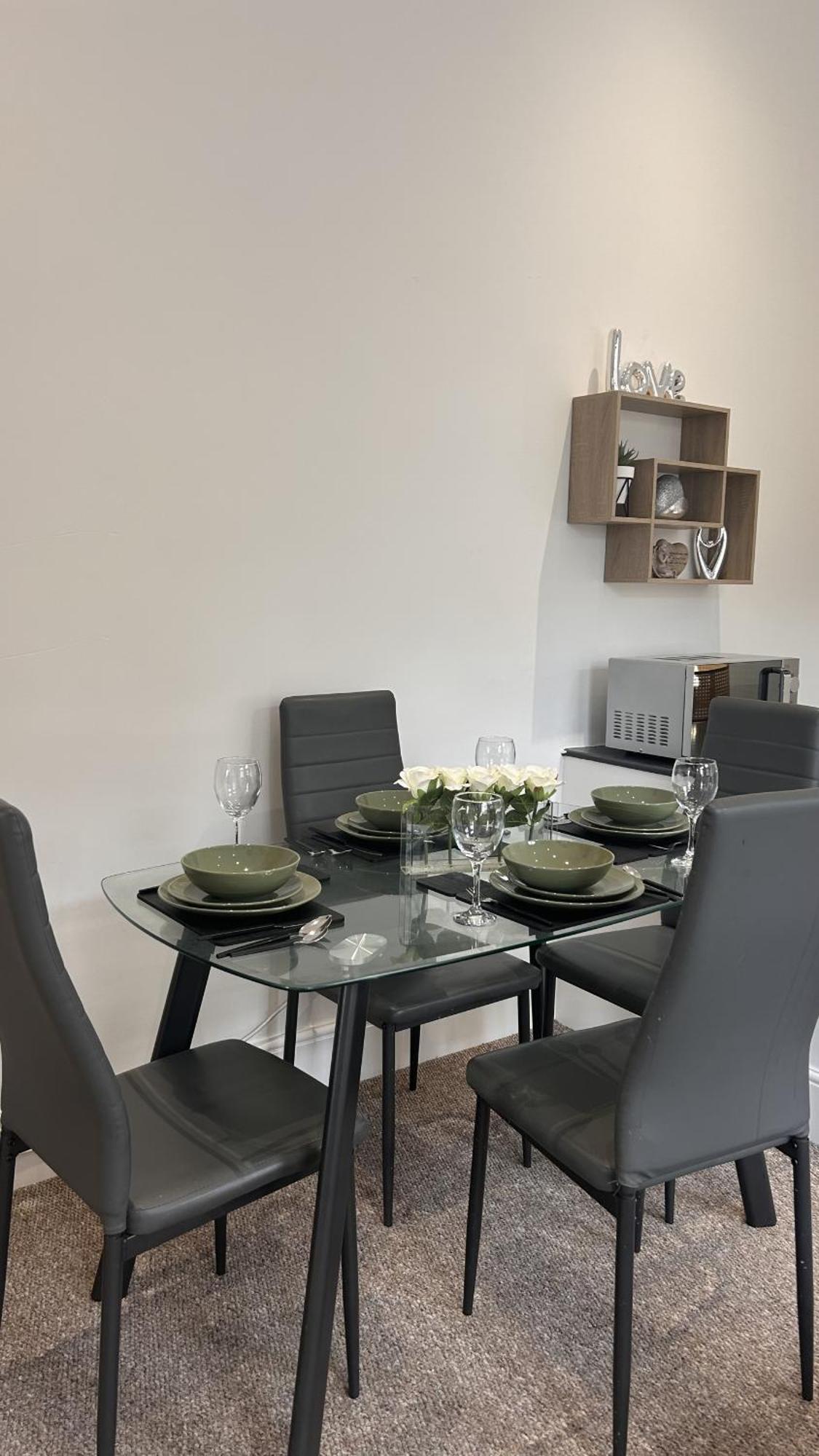 Cozy 1-Bedroom Apartment In The Heart Of Barnsley Town Centre Buitenkant foto