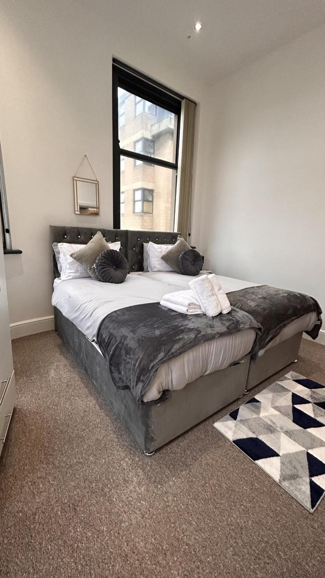 Cozy 1-Bedroom Apartment In The Heart Of Barnsley Town Centre Buitenkant foto